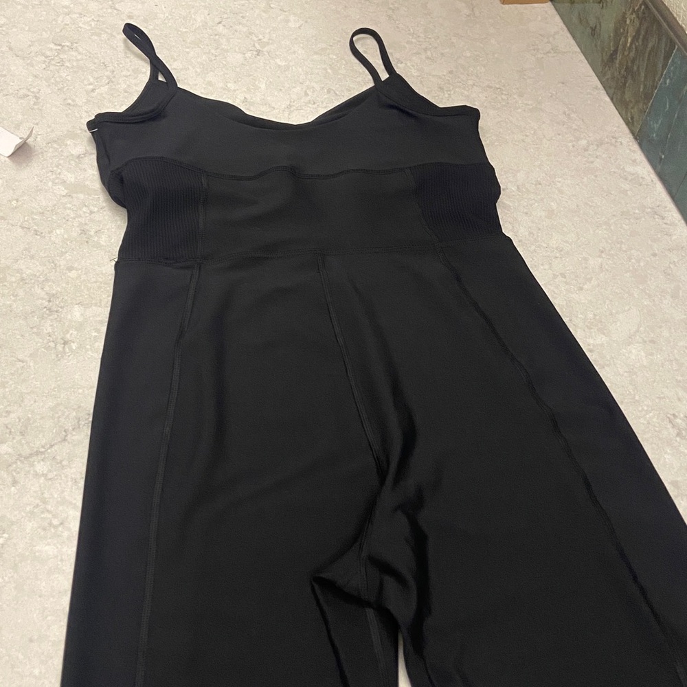 Old Navy Black Jumpsuit 7/8 length, size L. - Picture 15 of 15